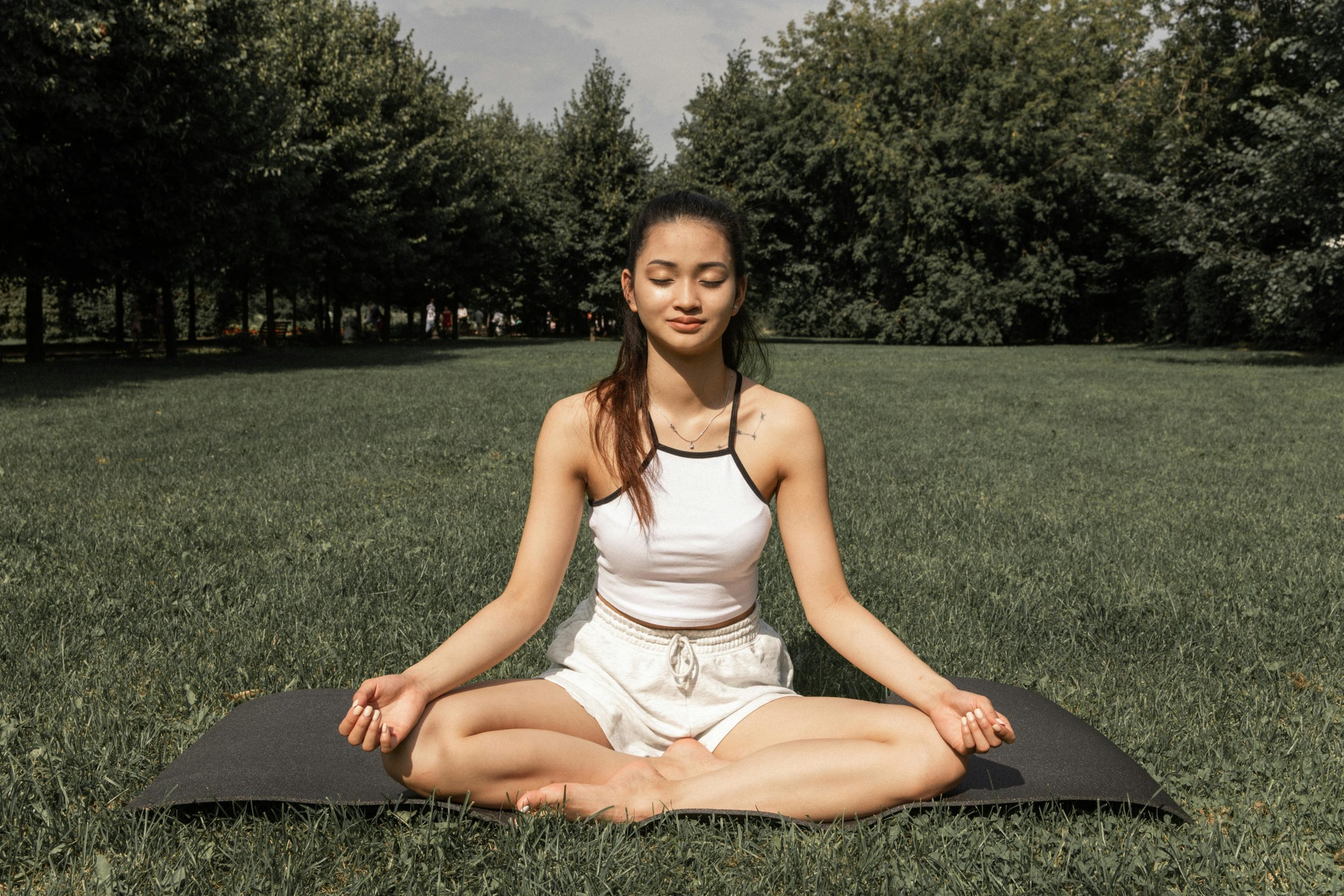 Kostenloses Stock Foto zu achtsamkeit, asana, asiatische frau